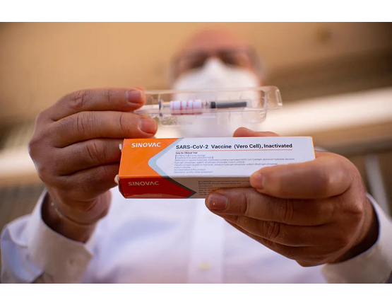 세계보건기구(WHO)가 중국 제약회사 시노박(Sinovac)의 코로나19 백신 긴급사용을 승인했다.